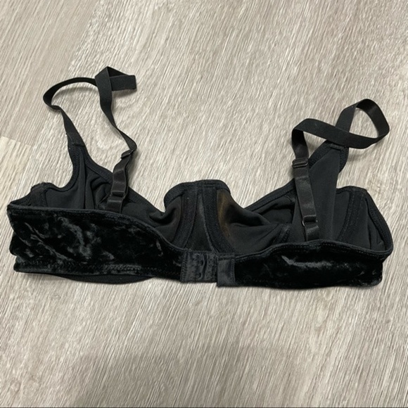 Victoria’s Secret Velvet Demi Black Wired Bra 34B - Picture 4 of 4